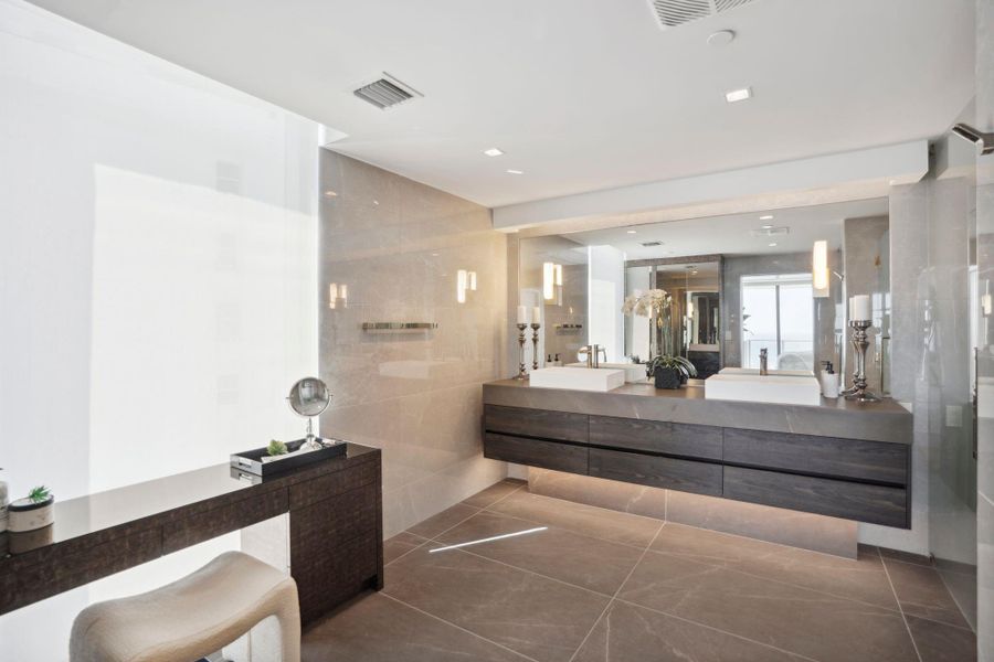 Furnished interior view inside a new home in , Pompano Beach (Image 25). Furnished interior view inside a new home in , Pompano Beach (Image 25).