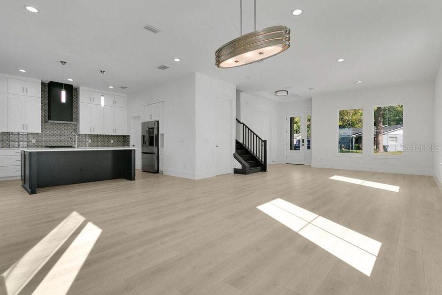 Spacious, unfurnished interior of a new home in , Orlando (Image 33).