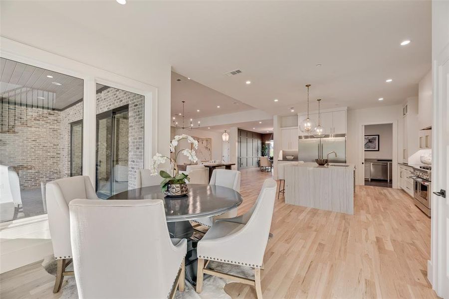 Furnished interior view inside a new home in , Dallas (Image 26). Furnished interior view inside a new home in , Dallas (Image 26).