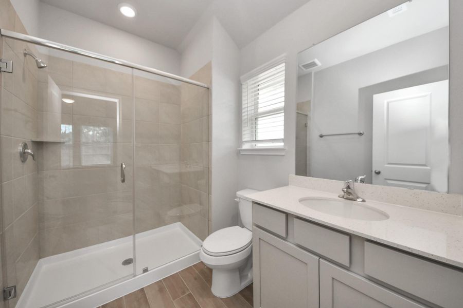 Furnished interior view inside a new home in , Tomball (Image 5).