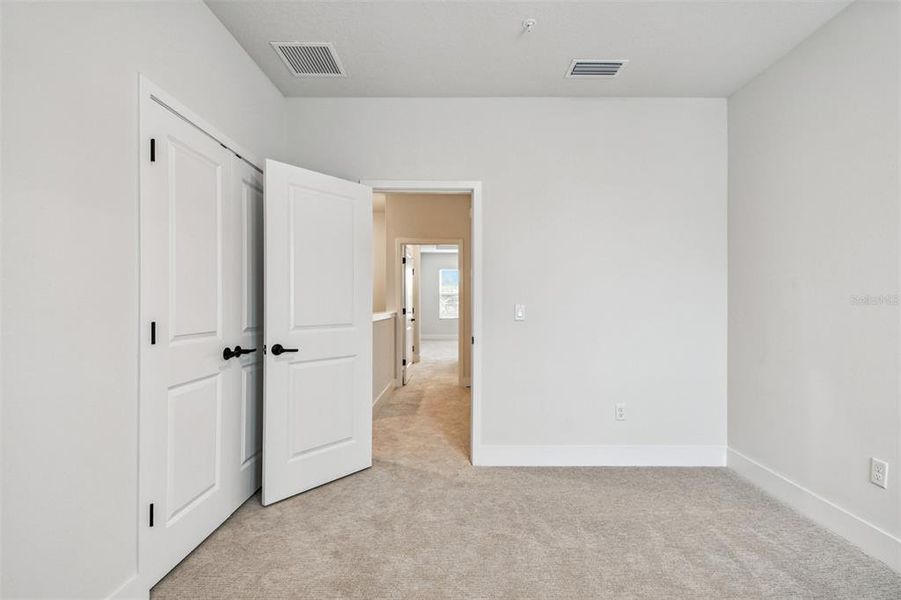 Spacious, unfurnished interior of a new home in Towns at Union, St. Petersburg (Image 25). Spacious, unfurnished interior of a new home in Towns at Union, St. Petersburg (Image 25).