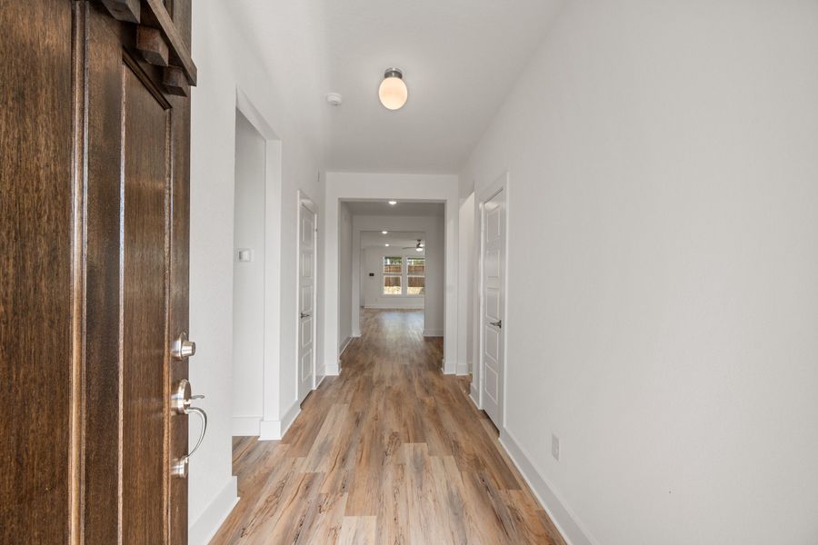 Spacious, unfurnished interior of a new home in Heritage Towne, Midlothian (Image 12). Spacious, unfurnished interior of a new home in Heritage Towne, Midlothian (Image 12).