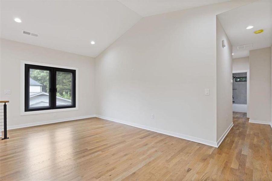 Spacious, unfurnished interior of a new home in , Atlanta (Image 16).