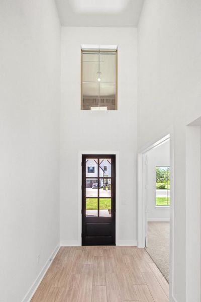 Spacious, unfurnished interior of a new home in Parmer Ranch - 60', Georgetown (Image 18).