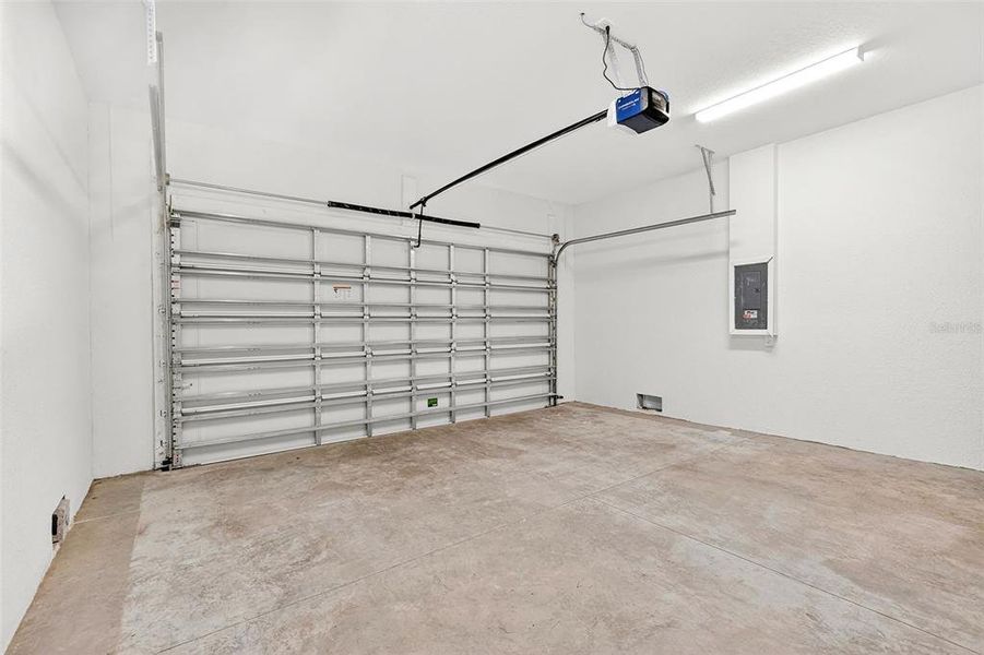 Spacious, unfurnished interior of a new home in , Port Charlotte (Image 50). Spacious, unfurnished interior of a new home in , Port Charlotte (Image 50).