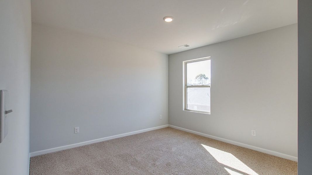 Spacious, unfurnished interior of a new home in Woodbridge Glen Single Family, Lebanon (Image 25).