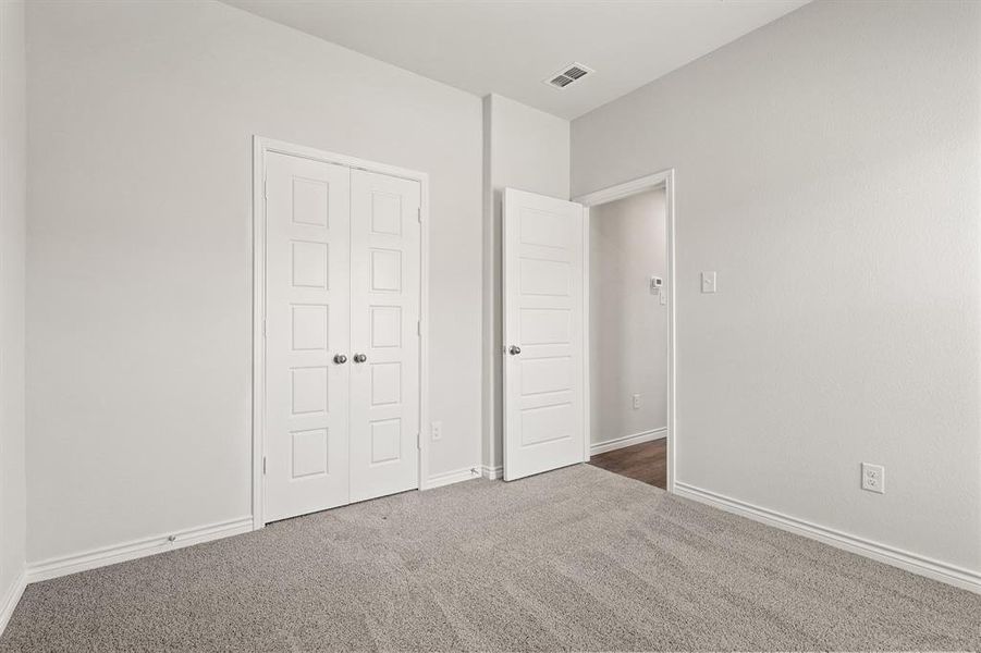 Spacious, unfurnished interior of a new home in Sycamore Landing, Fort Worth (Image 15). Spacious, unfurnished interior of a new home in Sycamore Landing, Fort Worth (Image 15).