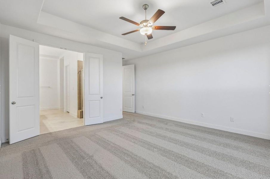 Spacious, unfurnished interior of a new home in The Grand Prairie 60', Hockley (Image 21).