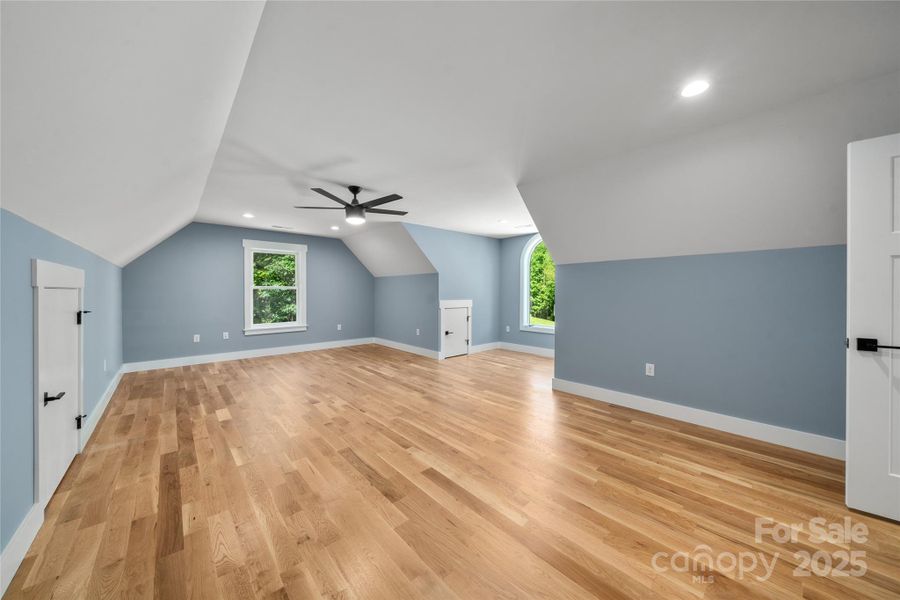 Upper level recreation/flex room