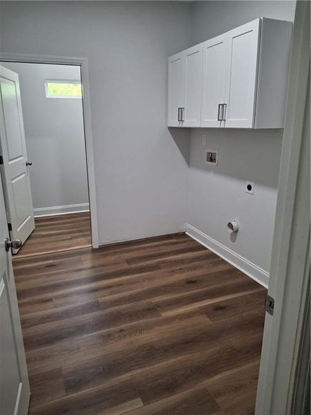 Spacious, unfurnished interior of a new home in , Gainesville (Image 8).