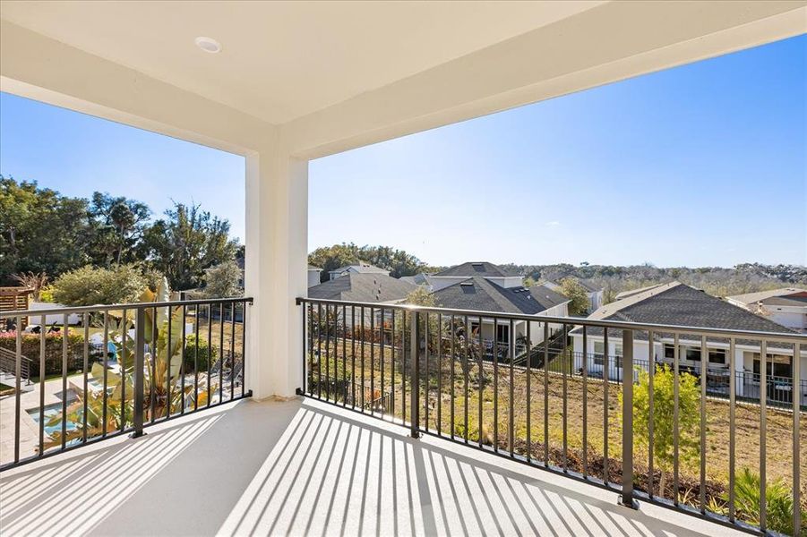 Exterior details and patio area of a home in Dora Parc, Mount Dora (Image 34).