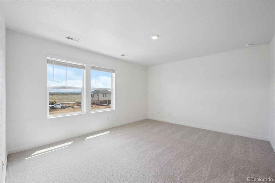 Spacious, unfurnished interior of a new home in Horizon Uptown, Aurora (Image 16). Spacious, unfurnished interior of a new home in Horizon Uptown, Aurora (Image 16).