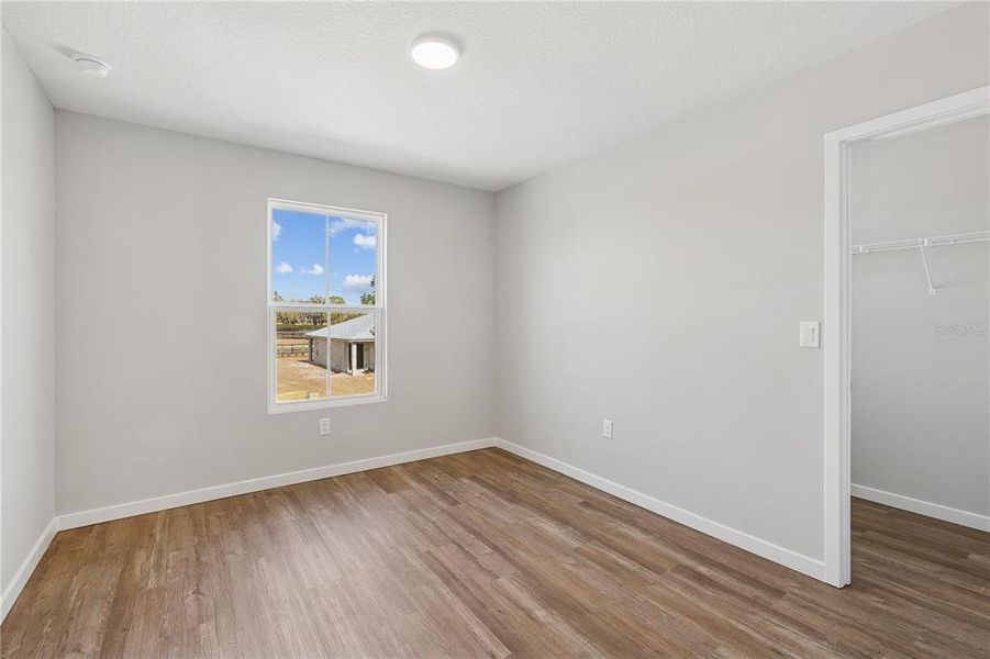 Spacious, unfurnished interior of a new home in Sabana Reserve, Ocala (Image 15).