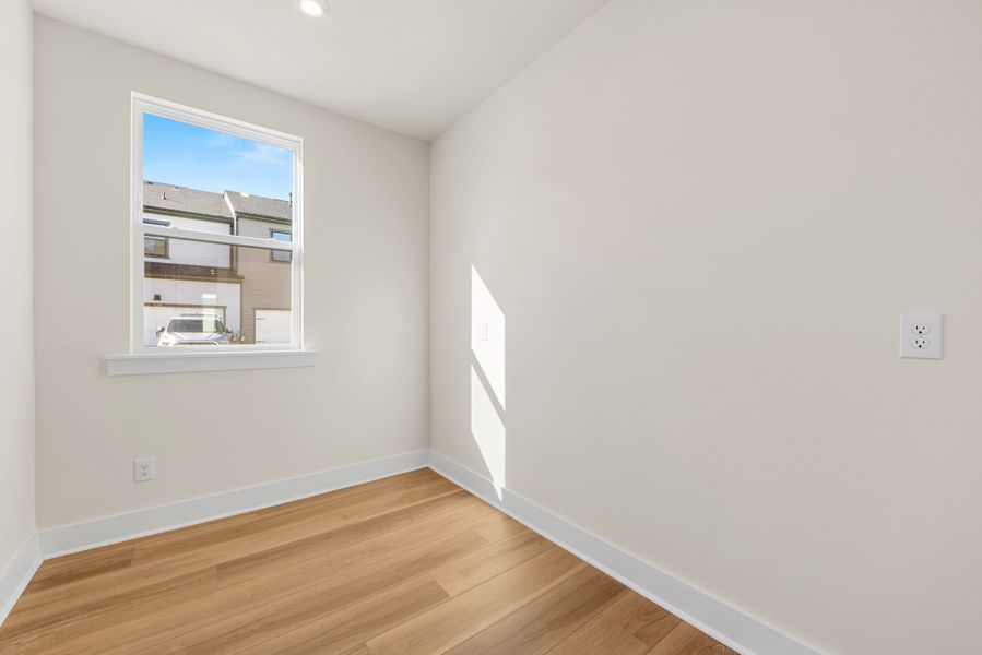 Spacious, unfurnished interior of a new home in Seven Oaks, Belmont (Image 24).