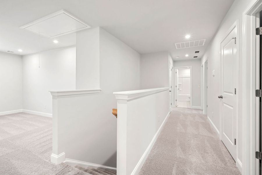 Spacious, unfurnished interior of a new home in Waterways, Richmond Hill (Image 23).