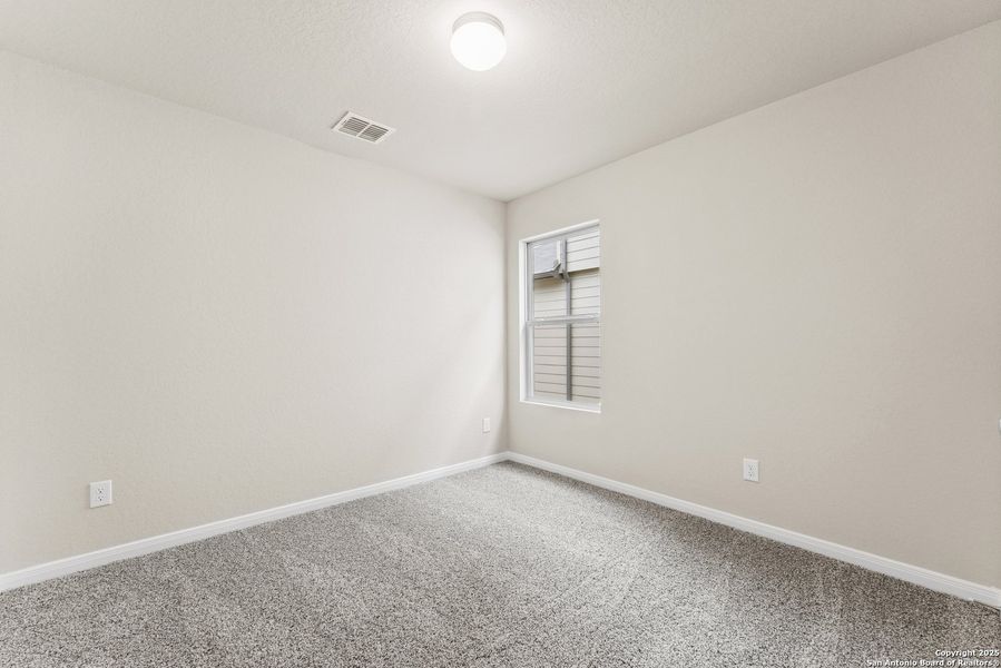 Spacious, unfurnished interior of a new home in Agave, San Antonio (Image 22).