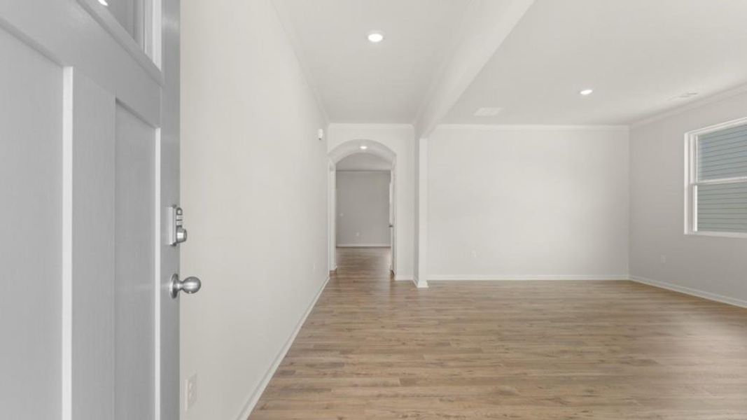 Spacious, unfurnished interior of a new home in Falcon Landing, Gainesville (Image 22).