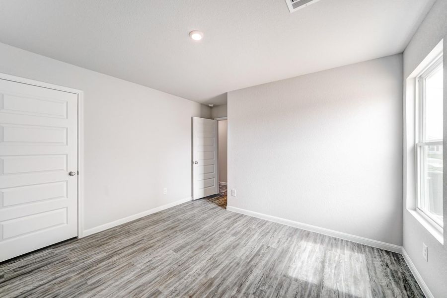 Spacious, unfurnished interior of a new home in Santa Fe, Cleveland (Image 31). Spacious, unfurnished interior of a new home in Santa Fe, Cleveland (Image 31).