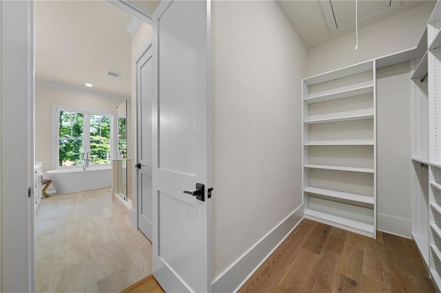Spacious, unfurnished interior of a new home in , Atlanta (Image 20).