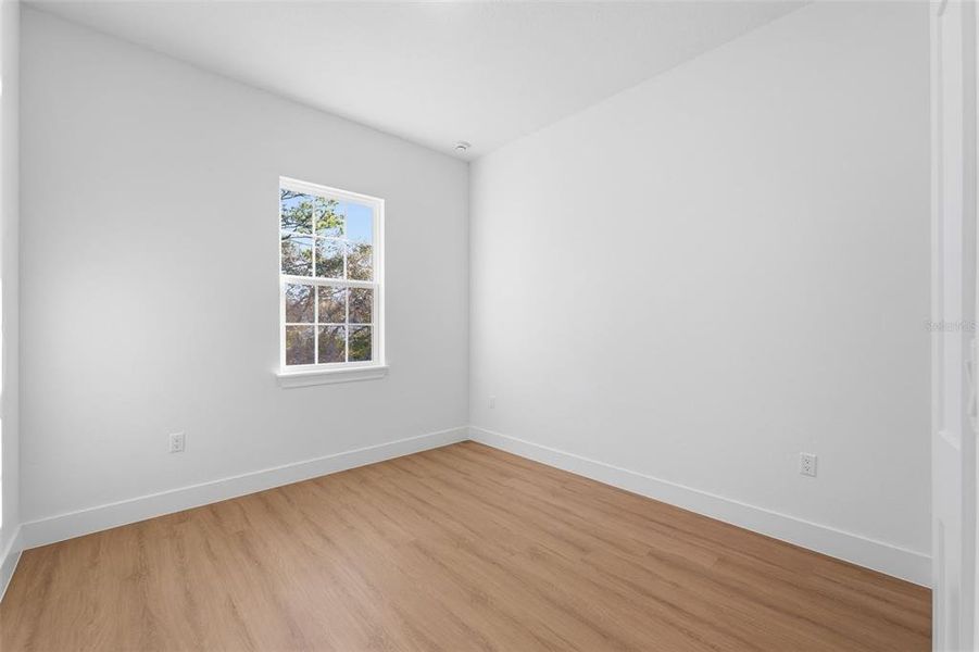 Spacious, unfurnished interior of a new home in , Citrus Springs (Image 27).