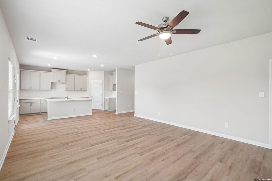 Spacious, unfurnished interior of a new home in Arcadia Ridge - Premier Series, San Antonio (Image 22).
