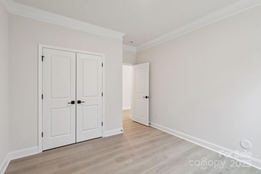 Spacious, unfurnished interior of a new home in Falls Cove, Troutman (Image 28).