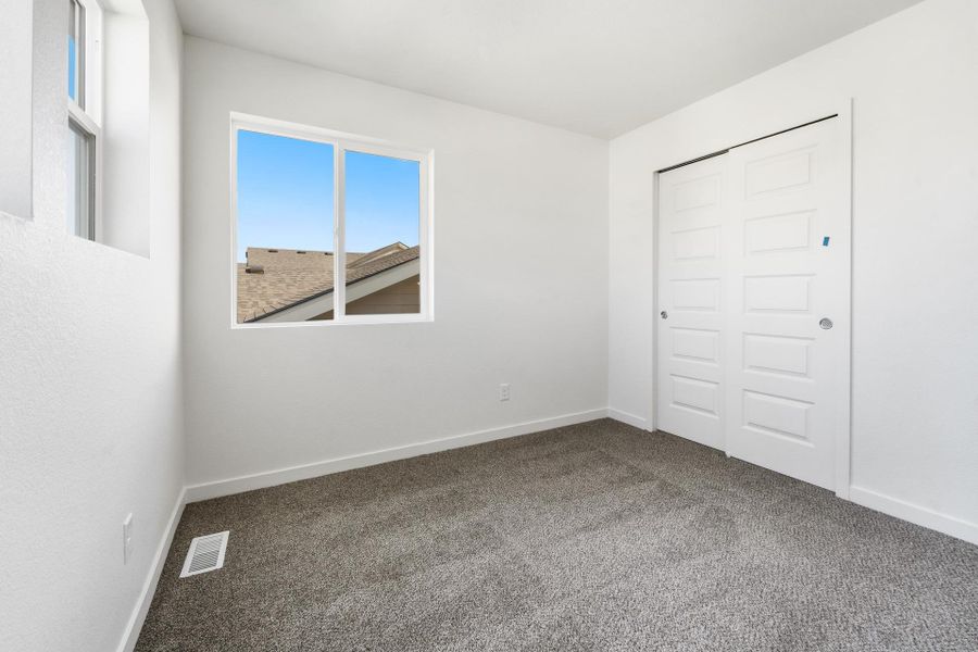 Spacious, unfurnished interior of a new home in Granary, Johnstown (Image 25).