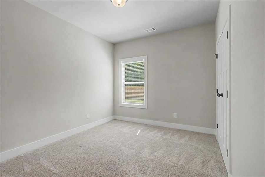 Spacious, unfurnished interior of a new home in , Dallas (Image 16).