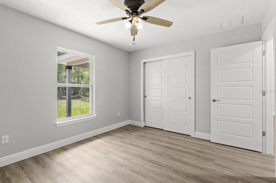 Spacious, unfurnished interior of a new home in , Citrus Springs (Image 30).