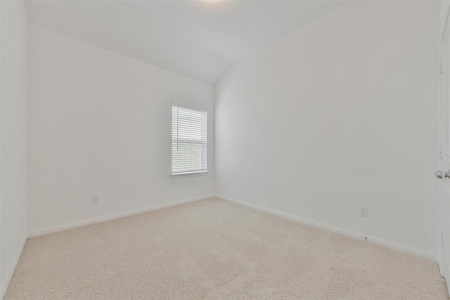 Spacious, unfurnished interior of a new home in King Oaks Village, Baytown (Image 16).