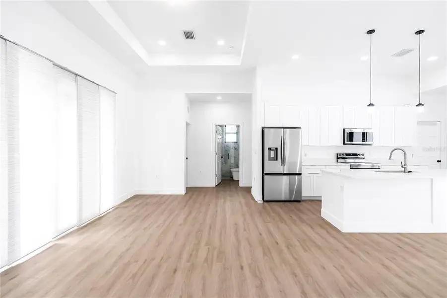 Spacious, unfurnished interior of a new home in , Clewiston (Image 31).