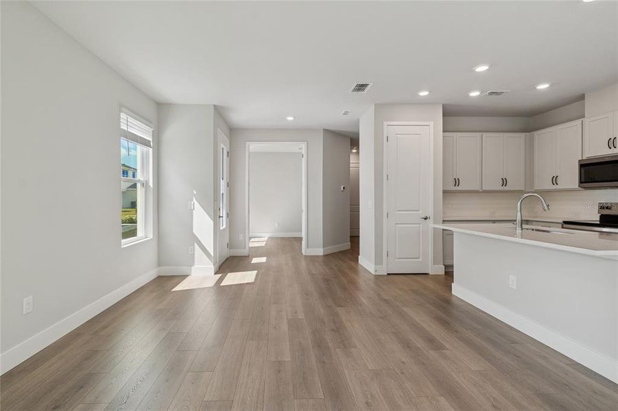 Spacious, unfurnished interior of a new home in , Parrish (Image 32).