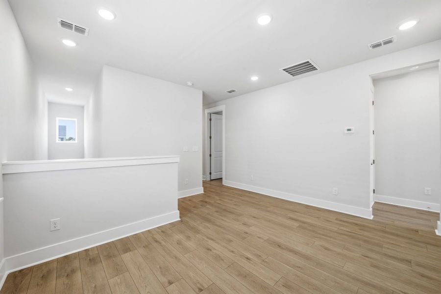 Similar Santorini floorplan. Features and finishes may vary. Similar Santorini floorplan. Features and finishes may vary.