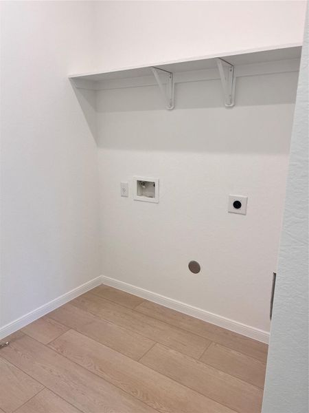Spacious, unfurnished interior of a new home in , Cleveland (Image 17).