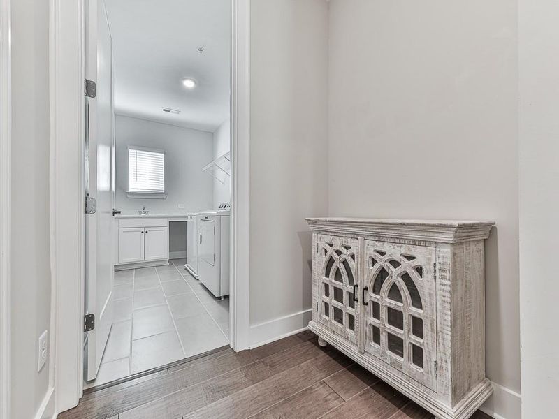 Spacious, unfurnished interior of a new home in Glenhaven at Ridgewalk, Woodstock (Image 41).
