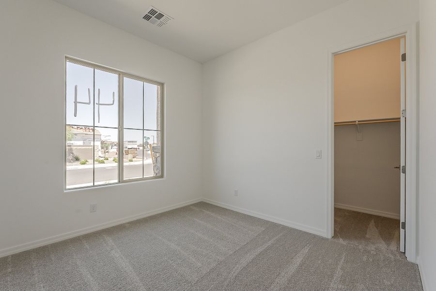 Spacious, unfurnished interior of a new home in Mirada Crossing, Goodyear (Image 38).