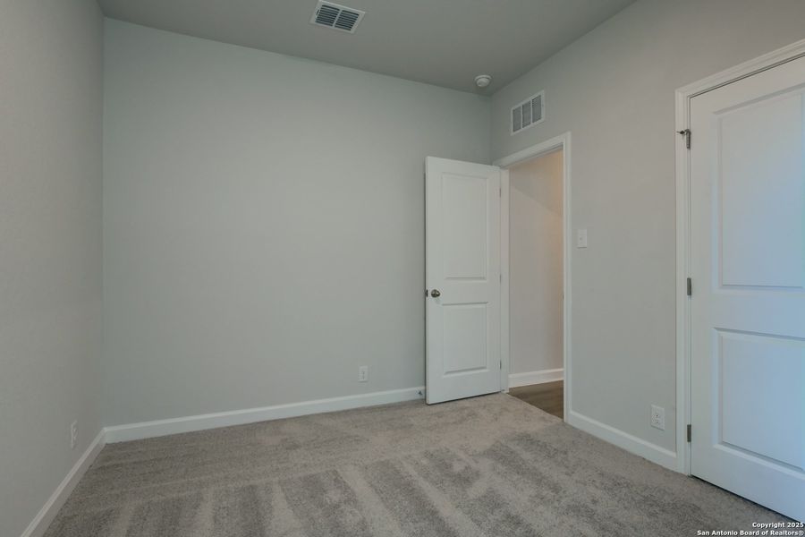 Spacious, unfurnished interior of a new home in Cordova Trails, Seguin (Image 31).