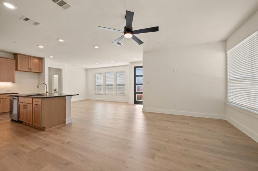 Spacious, unfurnished interior of a new home in Chelsea Commons, Allen (Image 30). Spacious, unfurnished interior of a new home in Chelsea Commons, Allen (Image 30).