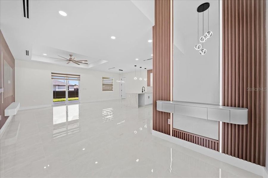 Spacious, unfurnished interior of a new home in , Lehigh Acres (Image 14).