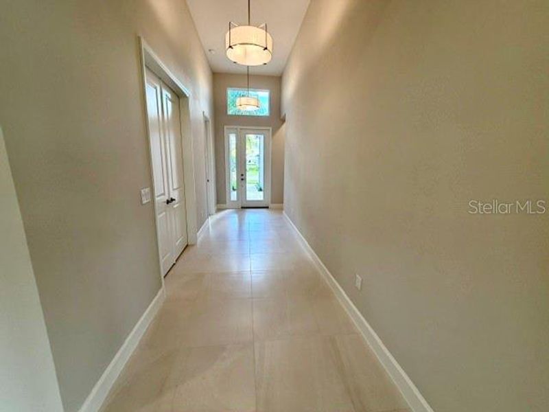 Spacious, unfurnished interior of a new home in Valencia Ridge (55+), Wesley Chapel (Image 16).