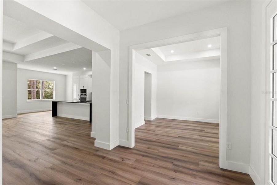 Spacious, unfurnished interior of a new home in Southern Hills Plantation, Brooksville (Image 38).