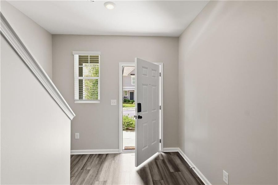 Spacious, unfurnished interior of a new home in , Atlanta (Image 10).