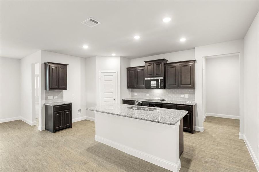 08. 6216 Havature - Kitchen (2)