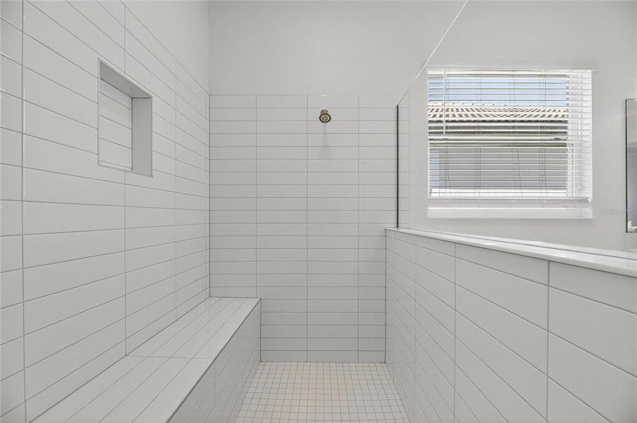 Close-up of interior finishes inside a home in , Wimauma (Image 21).