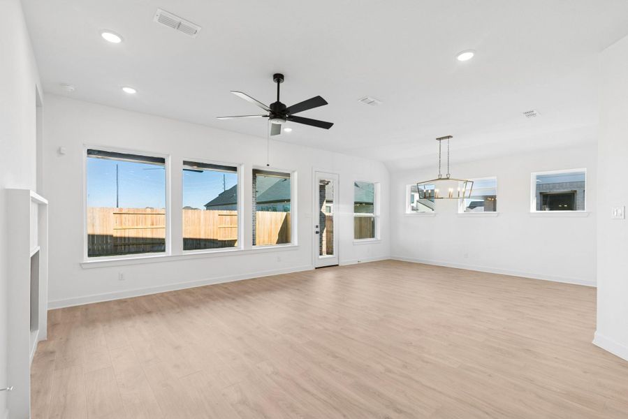 Spacious, unfurnished interior of a new home in Brookewater 55’ Homesites, Rosenberg (Image 20). Spacious, unfurnished interior of a new home in Brookewater 55’ Homesites, Rosenberg (Image 20).