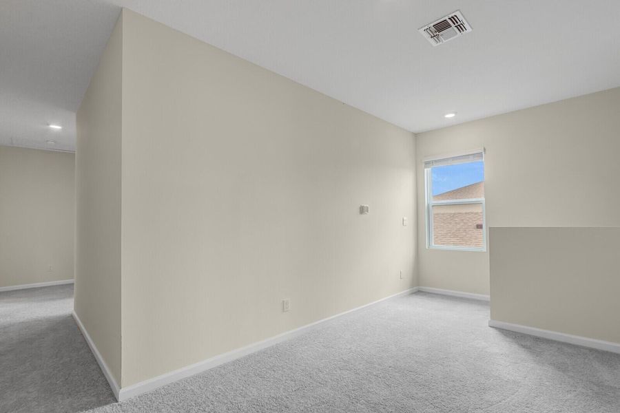 Spacious, unfurnished interior of a new home in , Port St. Lucie (Image 15).