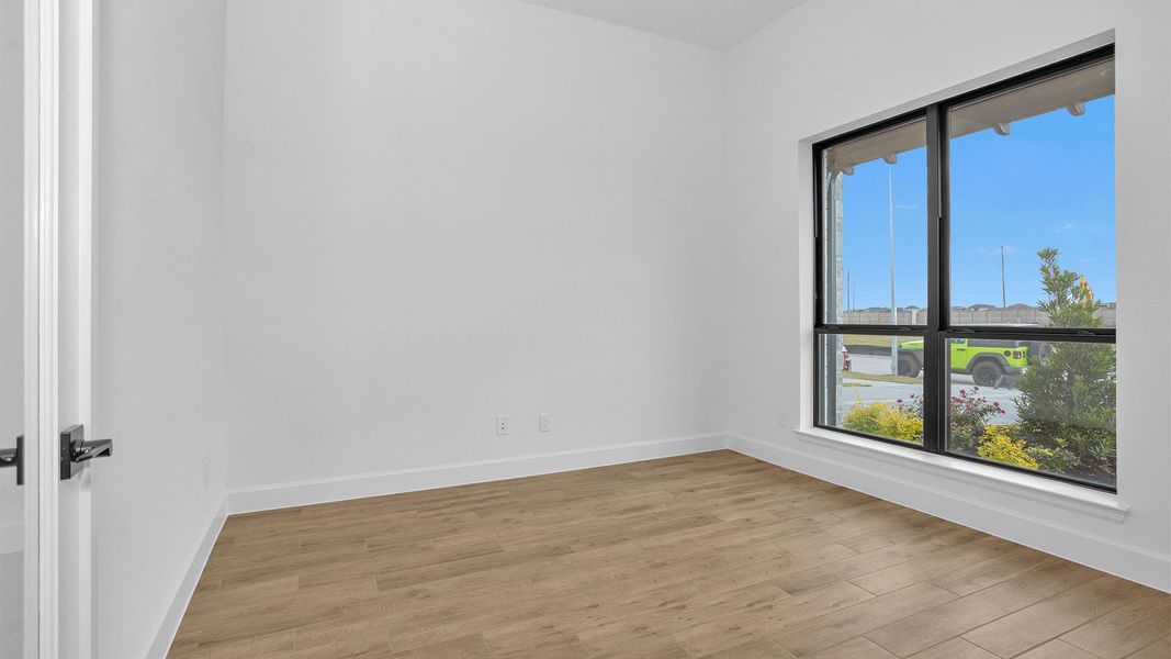 Spacious, unfurnished interior of a new home in Valencia 70', Manvel (Image 9). Spacious, unfurnished interior of a new home in Valencia 70', Manvel (Image 9).