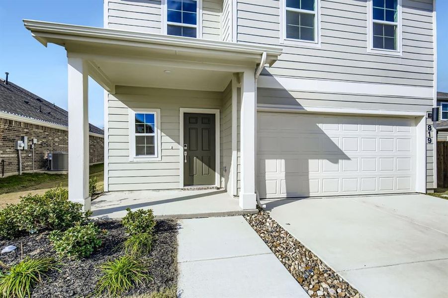 Exterior details and patio area of a home in Ambergrove, Royse City (Image 3).