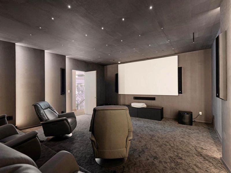 Community amenities in , Dallas (Image 24).