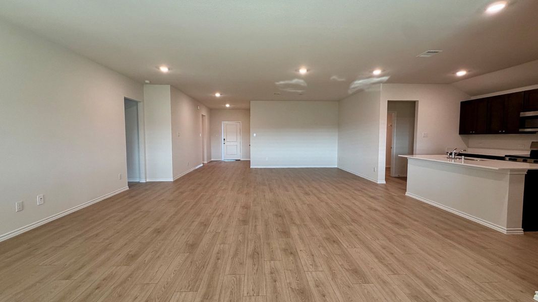 Spacious, unfurnished interior of a new home in Northspur, Terrell (Image 12).